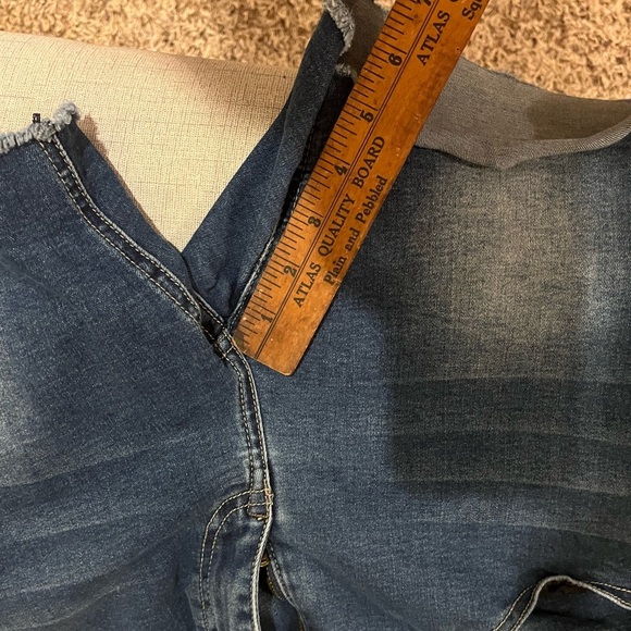 Rubberband stretch denim sarina shorts, NWT, size 15, waist 32 - Picture 9 of 9